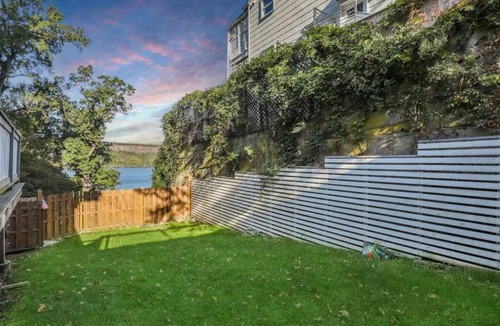 Northwest Yonkers Apartment | Elegant Riverfront Getaway with Beautiful Views