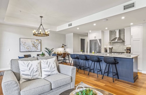 Canmore Apartment | Elevated Mountain Nest - The Rock Garden
