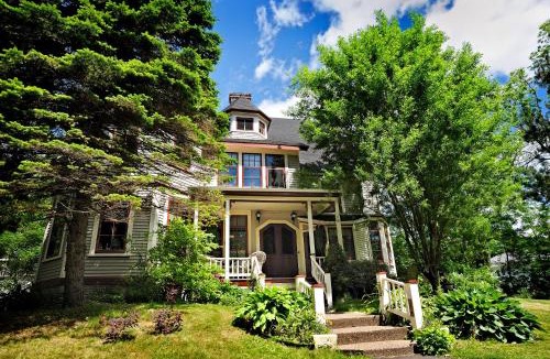 Charlottetown Hotel | Elmwood Heritage Inn