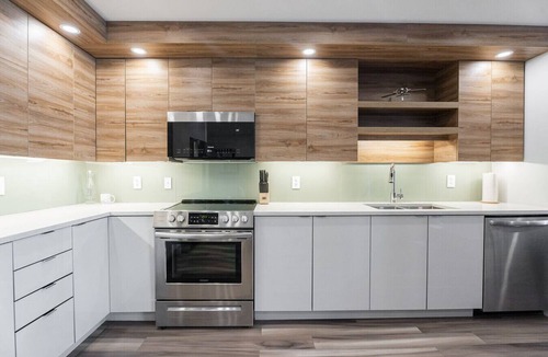 Downtown Halifax Apartment | Enchanting 1BR w/Den with GYM, Near Public Gardens