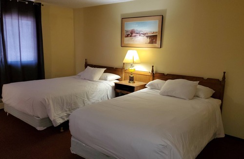 Timiskaming District Hotel | Englehart Inn