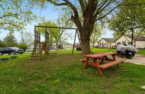 Otonabee-South Monaghan House | Enjoy The Outdoors at Rice Lakes