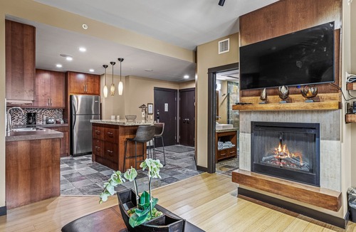 Canmore Condo | Enjoy this Stunning Condo with Hot Pools, Steam Room, Onsite Spa and Restaurant