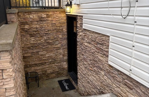 Bedford Apartment | Entire Apartment in Bedford