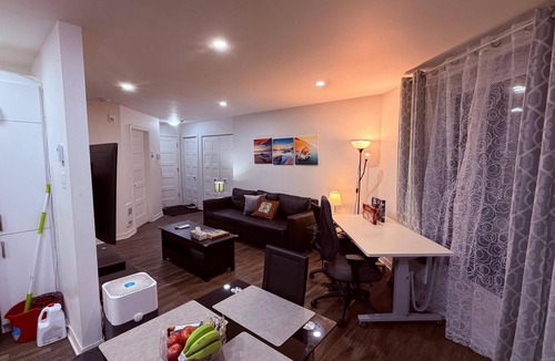 Dollard-des-Ormeaux Condo | Entire Condo|REM·Parking·YUL·Downtown 15 min-Condo entier|REM·Parking·YUL·Centre