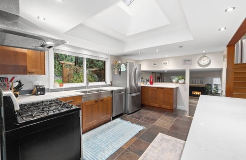 Lynn Valley House | Entire Home with Hot Tub, Steps to Trails