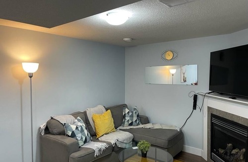 Northeast Edmonton House | Entire One bedroom basement suite+Laundry+Kitchen