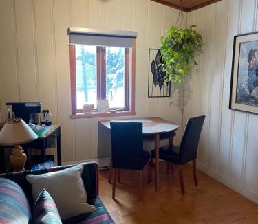 Mont-Tremblant Bed & Breakfast | Entre Pierre et Bois - B&B - Couette et Café