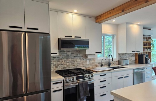 Ashton Creek House | Escape to the forest.