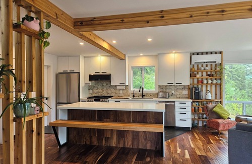 Ashton Creek House | Escape to the forest.