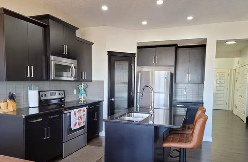 Symons Valley House | Exquisite 4-room vacation home in Calgary!