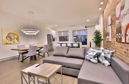 Old Montreal Condo | Exquisite condo in lovely Old Montréal with private terrace