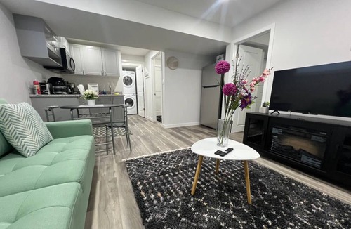 Regina Apartment | Exquisite Guest Suite in Regina