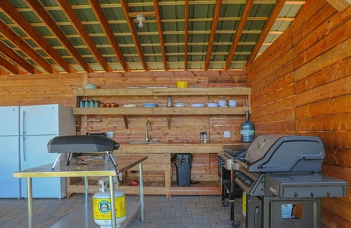 Nairn Centre Cabin | Fairbank Views & Lakeside Dining