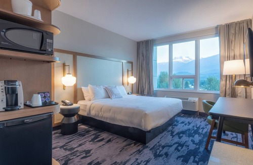 Revelstoke Hotel | Fairfield Inn & Suites by Marriott Revelstoke