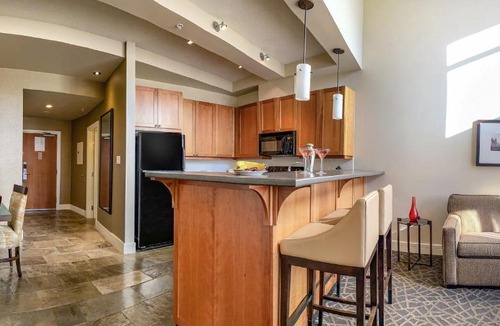 Bear Mountain Resort Hotel | Fairways Hotel on the Mountain
