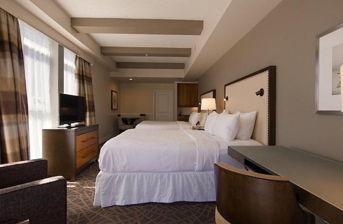 Bear Mountain Resort Hotel | Fairways Hotel on the Mountain
