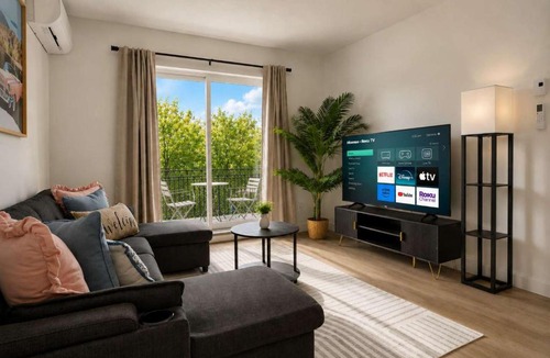 Maizerets Apartment | Familles & Groups, 3 Bedrooms for 8, AC, Unit 9