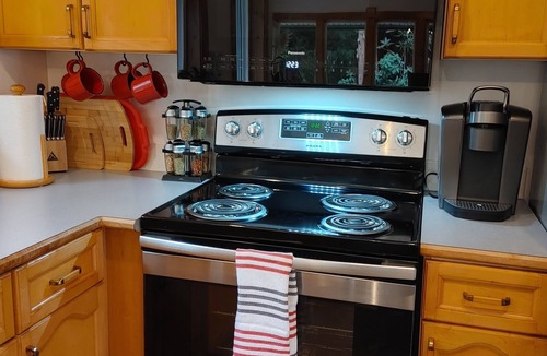 West Sechelt Bed & Breakfast | Family and Pet friendly Fabulous B&B, AC, Ocean Views, close to Town and Beach.