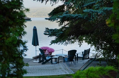 East Kootenay Cottage | Family Cottage Right on Lake Windermere