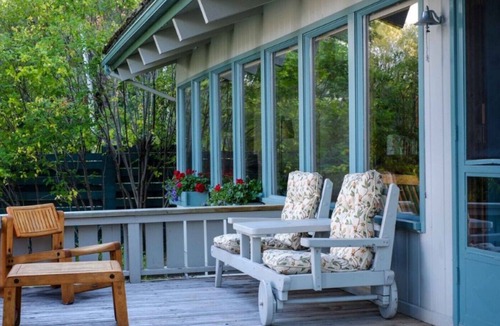 East Kootenay Cottage | Family Cottage Right on Lake Windermere