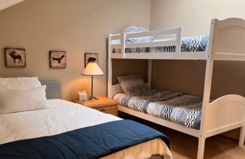 Windermere House | Family-friendly Akiskinook! Pool/hot tub/pickleball/private beach! 3 bedrooms