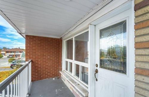 Humber Summit House | Family & Friendly Spacious Place Available