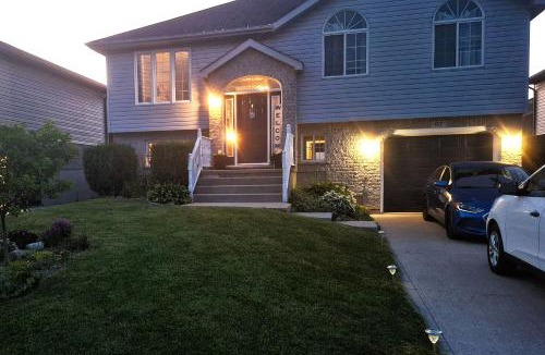 Meaford House | Family friendly summer getaway, short walk to beach, restaurants, etc.