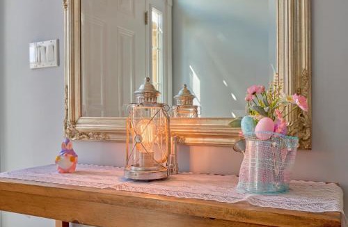 Meaford House | Family friendly summer getaway, short walk to beach, restaurants, etc.