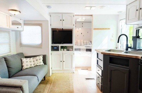 Miller Lake House | Family Glamping RV Springdale Retreat Tobermory