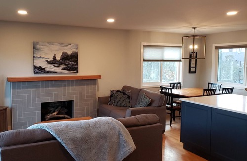 Saanich West House | Family Home Centrally Located