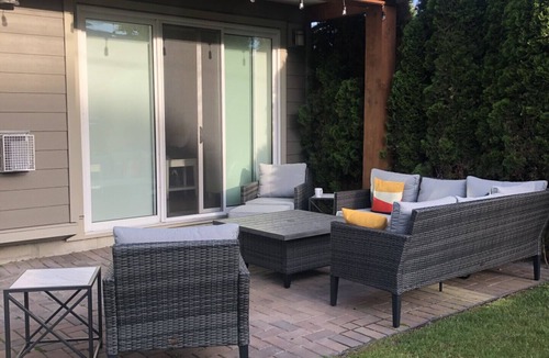 Central Okanagan House | FAMILY oriented complex- Includes boat slip - LONG TERM RENTALS ONLY