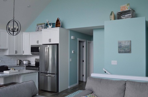 Central Okanagan Cottage | Family Oriented Comfy cottage with lake view at LaCasa Resort