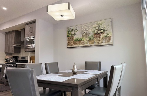 Southwest Edmonton House | Family Retreat| King Beds| AC| Sleeps 8