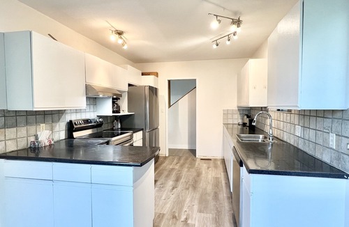 West Vancouver House | Fantastic Oceanview Home Near Beach/Shopping Centre/Downtown/Top Attractions