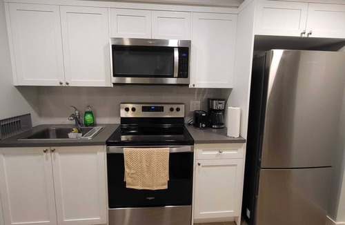 Calgary Apartment | Feel At Home — Spacious 1BR/1BA with all the Comforts You Need (12mins from YYC)