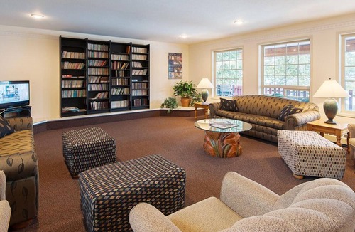 Fernie Hotel | Fernie Slopeside Lodge