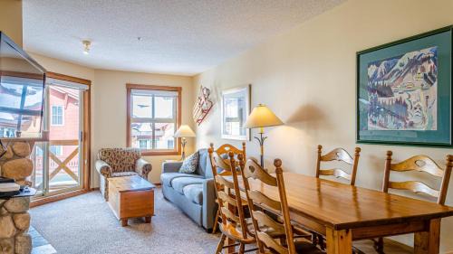 Sun Peaks Cabin | Fireside Lodge #315 By Bear Country