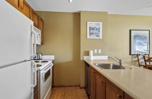 Sun Peaks Condo | Fireside Lodge 316: Charming, Pet Friendly, 1BDRM Condo w/Shared Hot Tub