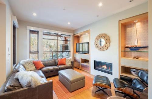 Whistler House | Fitzsimmons Walk 28 by Outpost Whistler