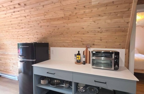 New Haven-Riverdale Cabin | For travellers who love nature but won't compromise on comfort