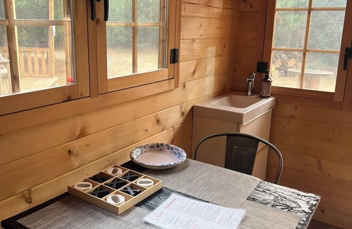 Langton Apartment | Forest Bunkie Gazebo + Outdoor Shower + Wifi