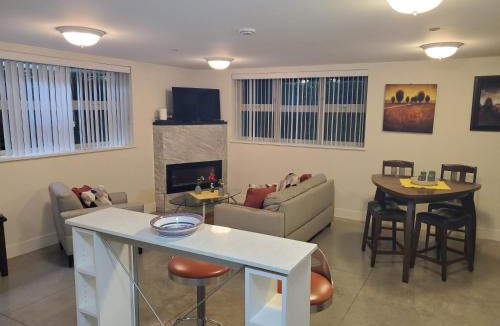 Blueridge Apartment | Forest Hills