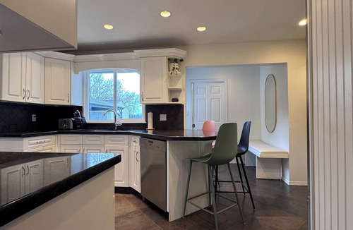 Fort Langley House | Fort Langley Rancher with Views | 3 Bedrooms + Den | Walk to Town