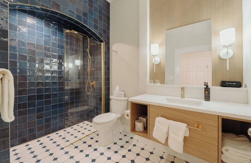 Stratford Hotel | Foster's Inn