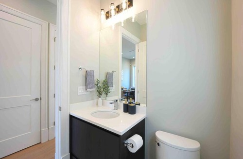 Vancouver South Villa | Four bedrooms New Lovely Duplex -1626