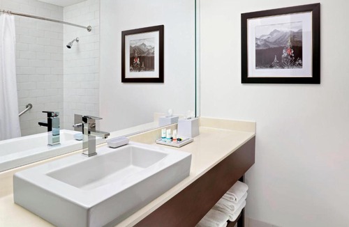 Northwest Calgary Hotel | Four Points by Sheraton Hotel & Suites Calgary West