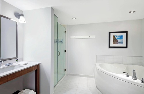 Moncton Hotel | Four Points by Sheraton Moncton