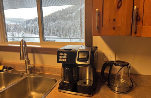 Sunburst Estates House | Four Season Chalet (Ski IN/OUT)