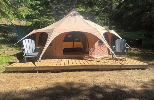 Hastings Highlands House | FoxHollow GlampingTent @ Bancroft Cottage Retreats